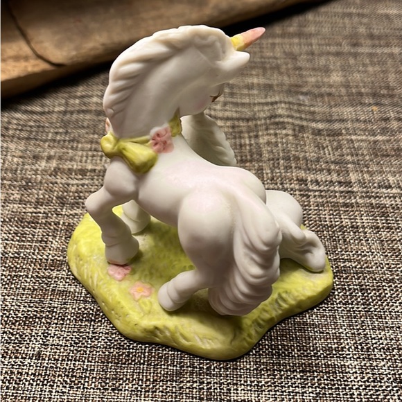 48-PTT Vntg  1982 Fantasy Series Mother & Baby Unicorn White Porcelain Figurine - Picture 3 of 10